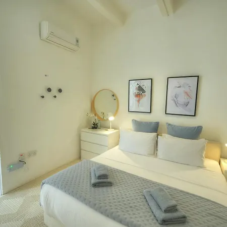 Charming And Stylish Duplex Townhouse Dguy1-1 Lägenhet Valletta