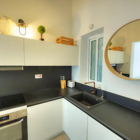 Charming And Stylish Duplex Townhouse Dguy1-1 Lägenhet Valletta