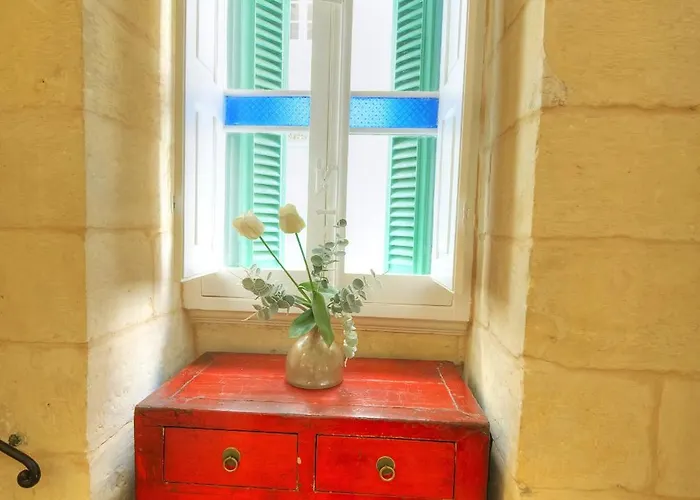 Charming And Stylish Duplex Townhouse Dguy1-1